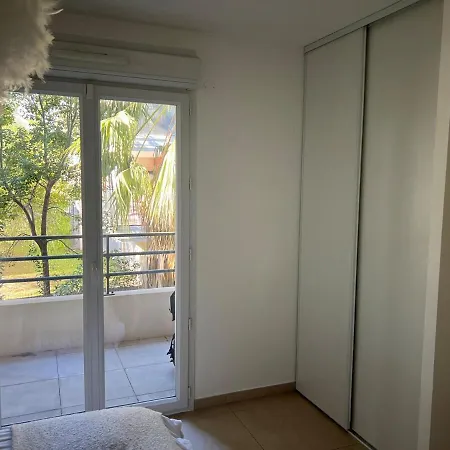 2 Bedroom Near Mandelieu-la-Napoule